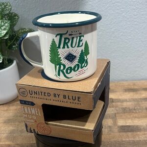 United By Blue ~ Green & Cream 12oz Enamel Mug Candle ~ New ~ Stay True